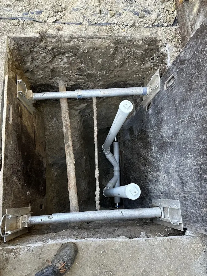 Experienced plumber completing Gas Line Repair work in Gun Barrel City